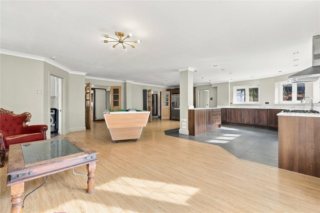 House in Southend-on-Sea, Essex - View 4