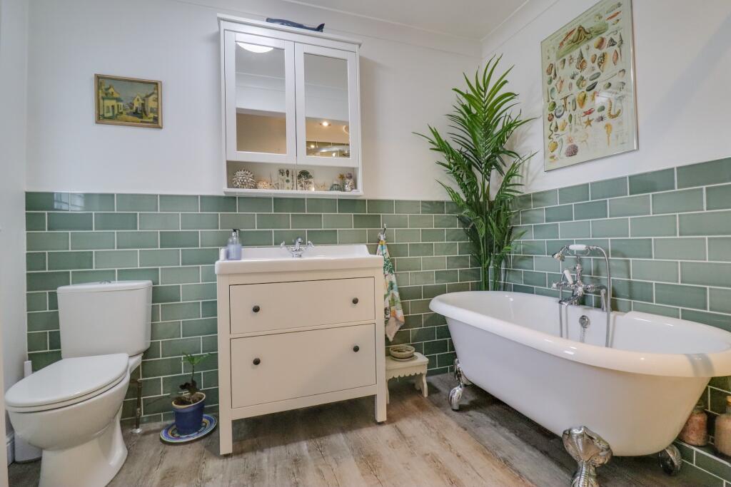 Lyndock Place, Woolston photo 4