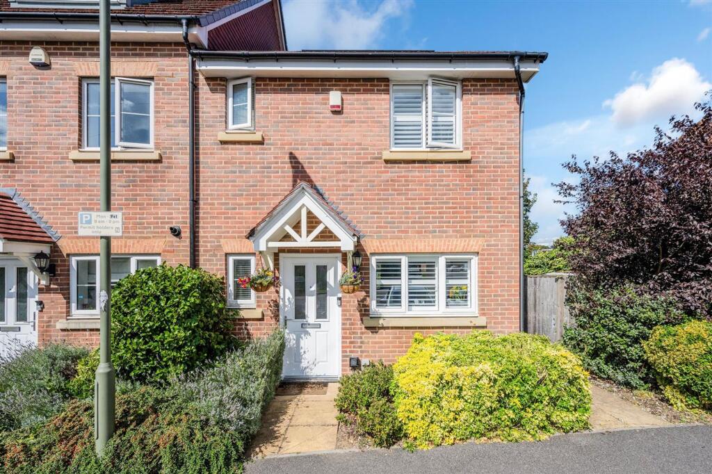 3-bed house on Lintons Lane, Epsom, KT17, £590,000