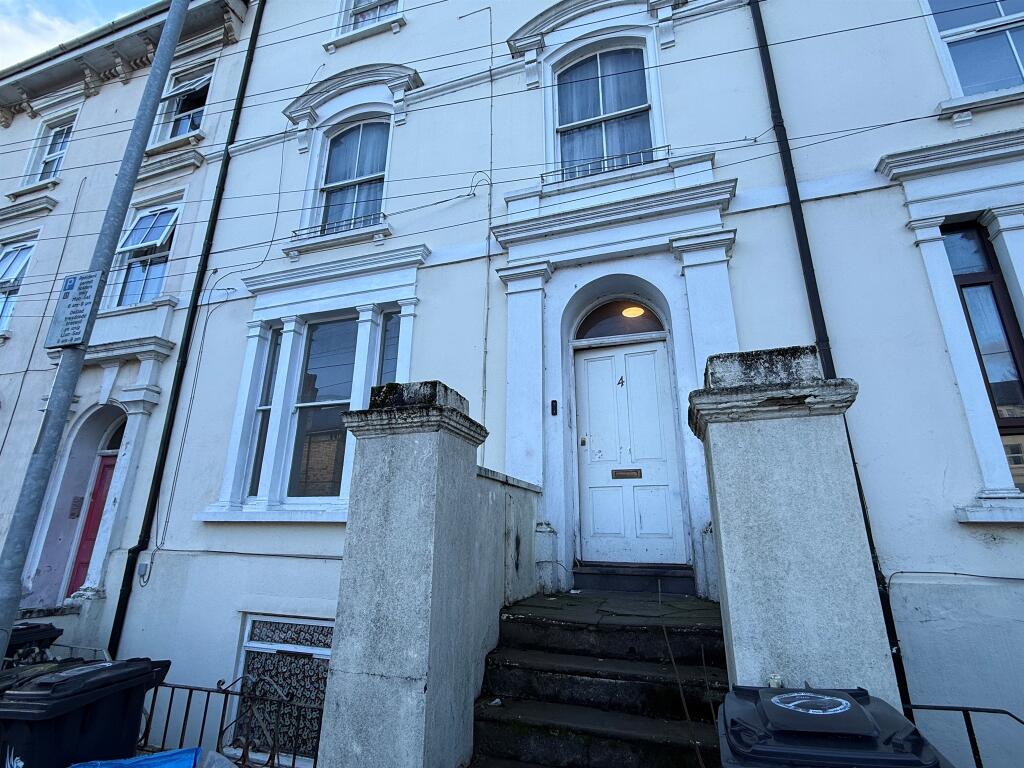 Main image of property: Clytha Square, Newport