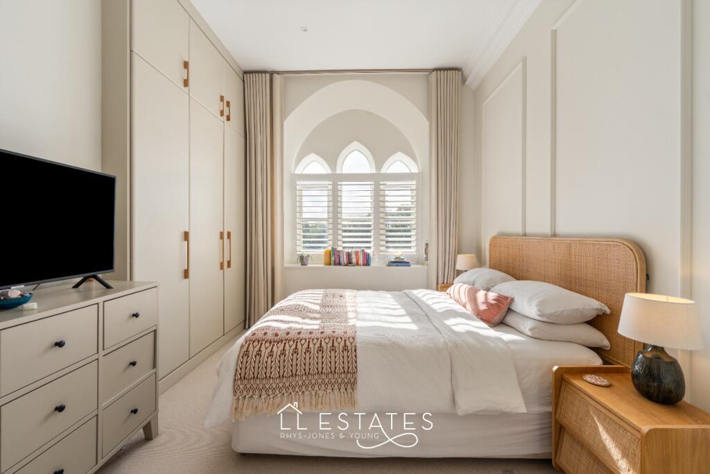 House in Chester, Whitford - More