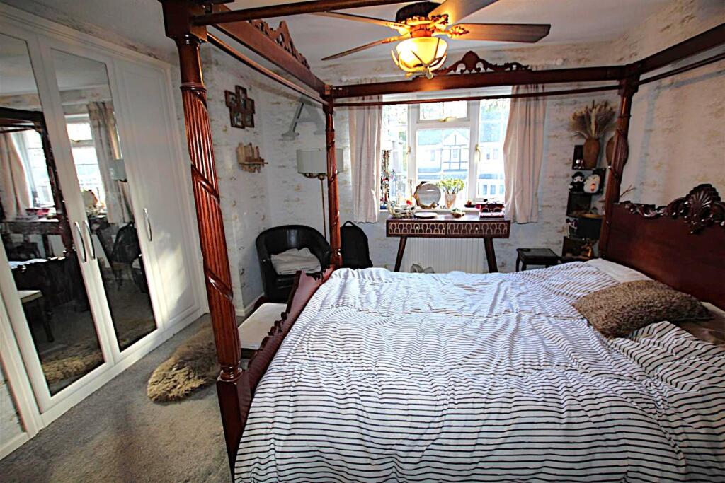 20, Athena Close photo 3