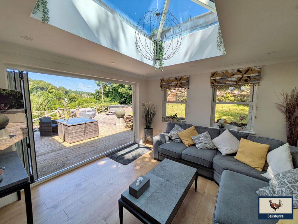 2 Rock Park, Tavistock, PL19 photo 2