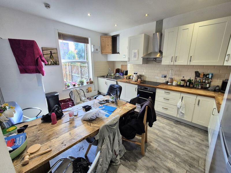 Hyde Park Road, Leeds photo 4