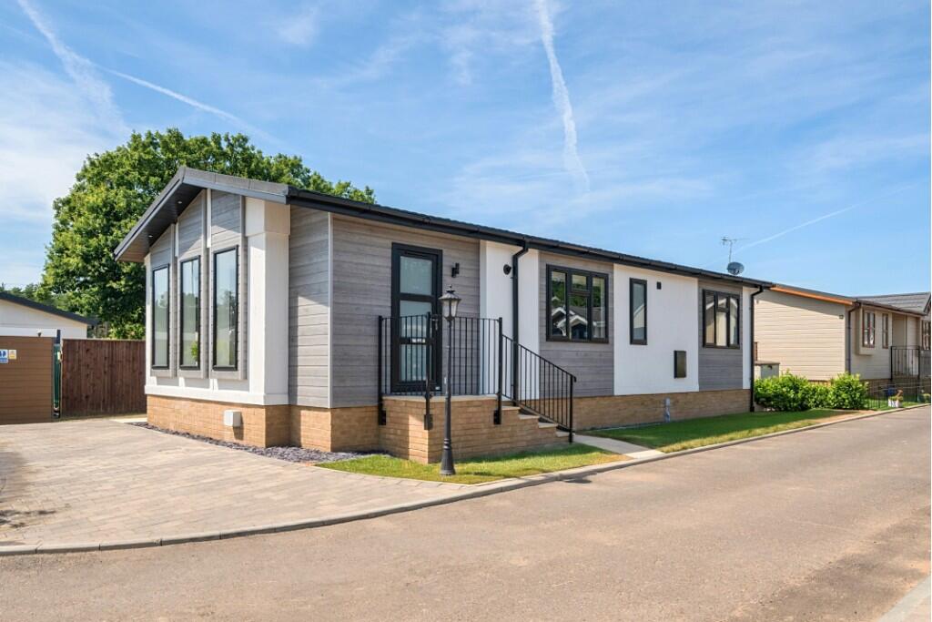 Main image of property: Hogmoor Road,
Whitehill,
Bordon,
GU35 9HW