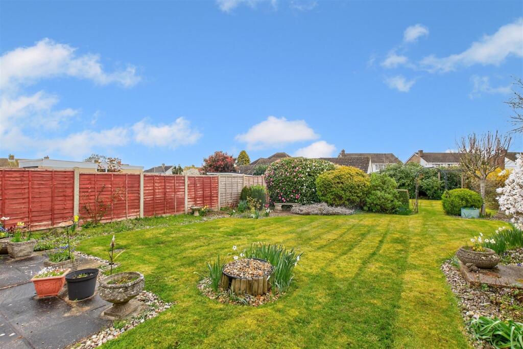 House in Maidstone, Coxheath - More