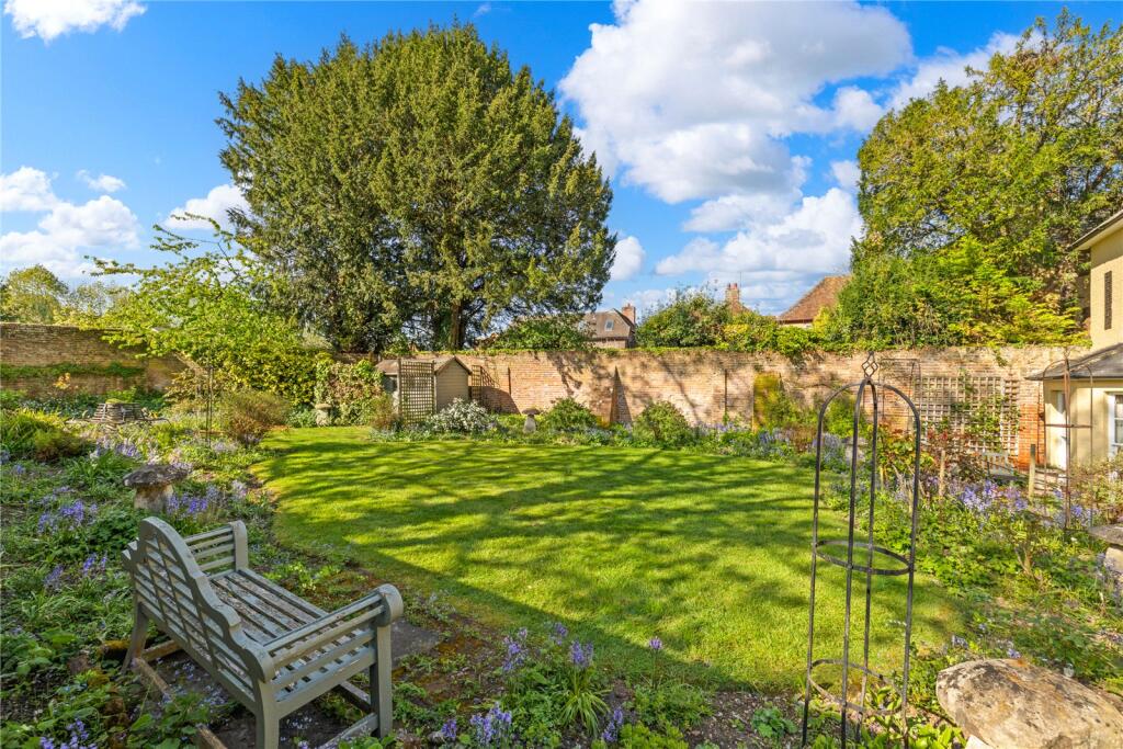 House in Hart, Odiham - View 3