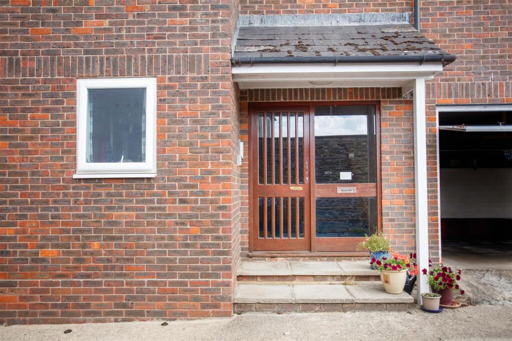 Apartment in Dorchester - View 2