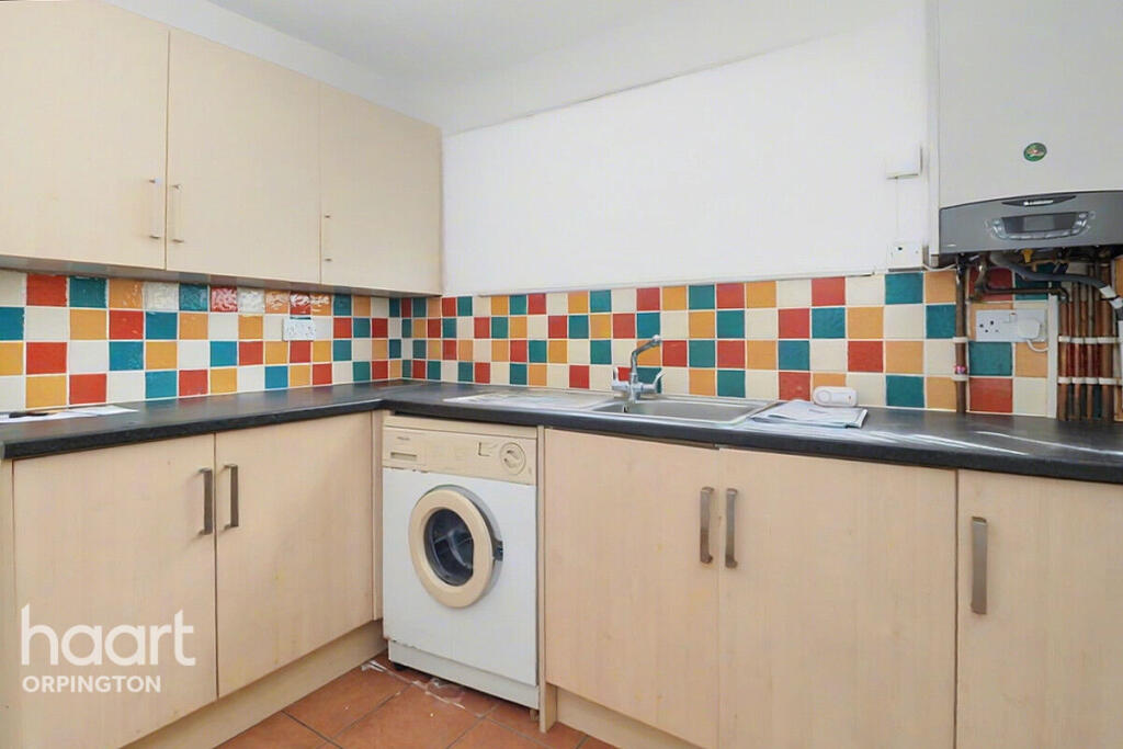 Apartment in Orpington, Scadbury, St Paul's Cray - View 5