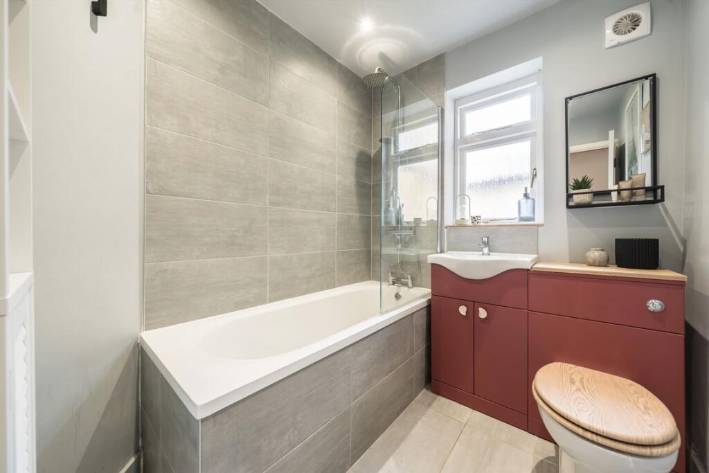 Apartment in London - View 5