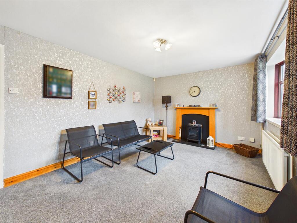 Orchard Drive, Minsterley, Shrewsbury photo 2