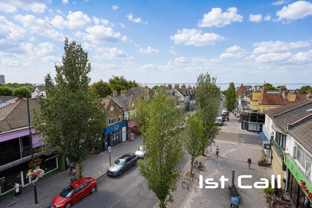 Apartment in Southend-on-Sea, Essex - More