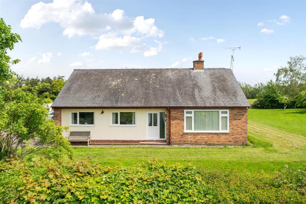 3-bed detached on Halton, Nr Chirk., £380,000