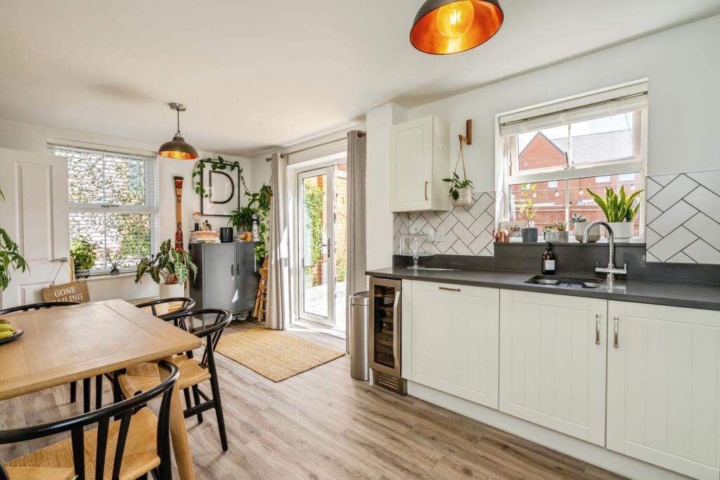 House in Chichester, Maudlin, Westhampnett - More