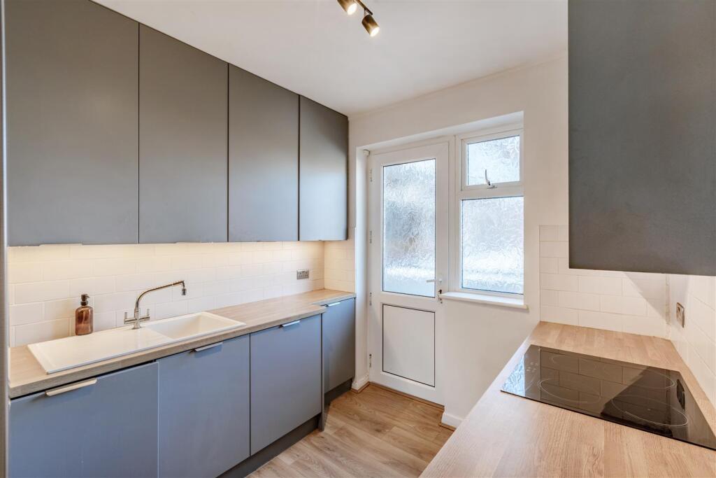 Apartment in Hove, Brighton and Hove - View 4