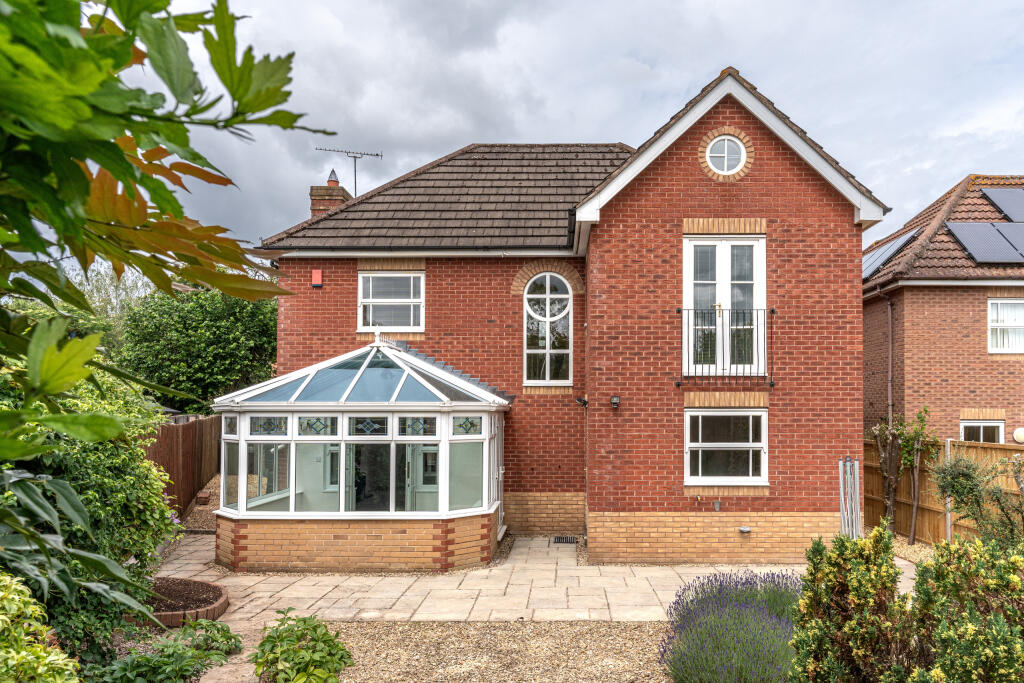 Heathfields, Downend, Bristol, Gloucestershire photo 4