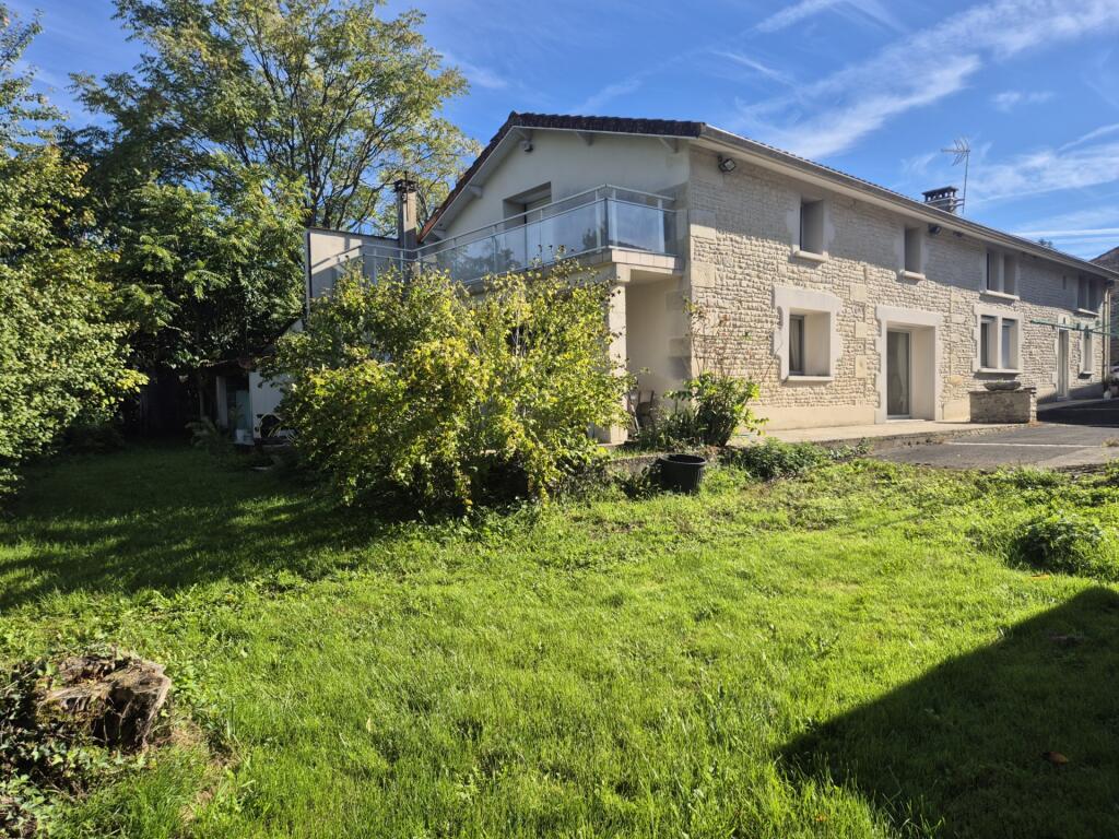 Main image of property: 16140 bessé
