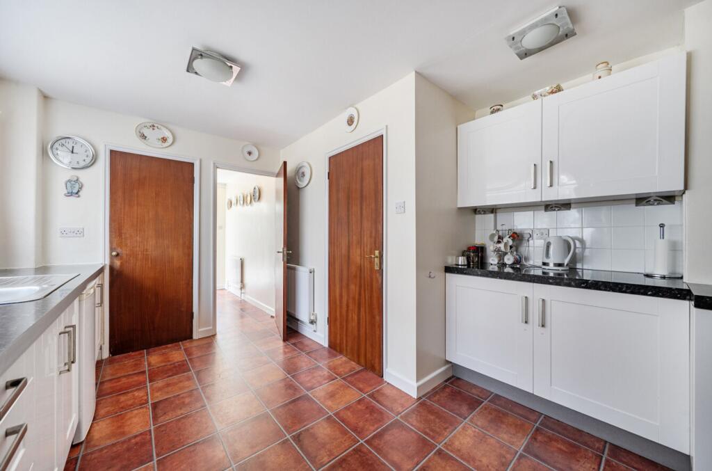 House in Tonbridge - More