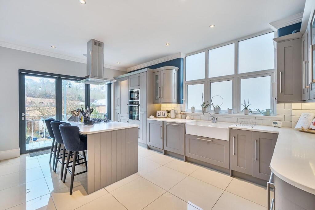 House in Croydon - View 5