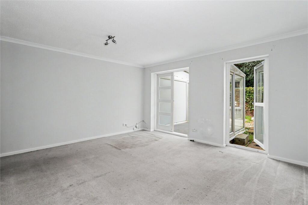 Rokeby Court, St Johns, GU21 photo 4
