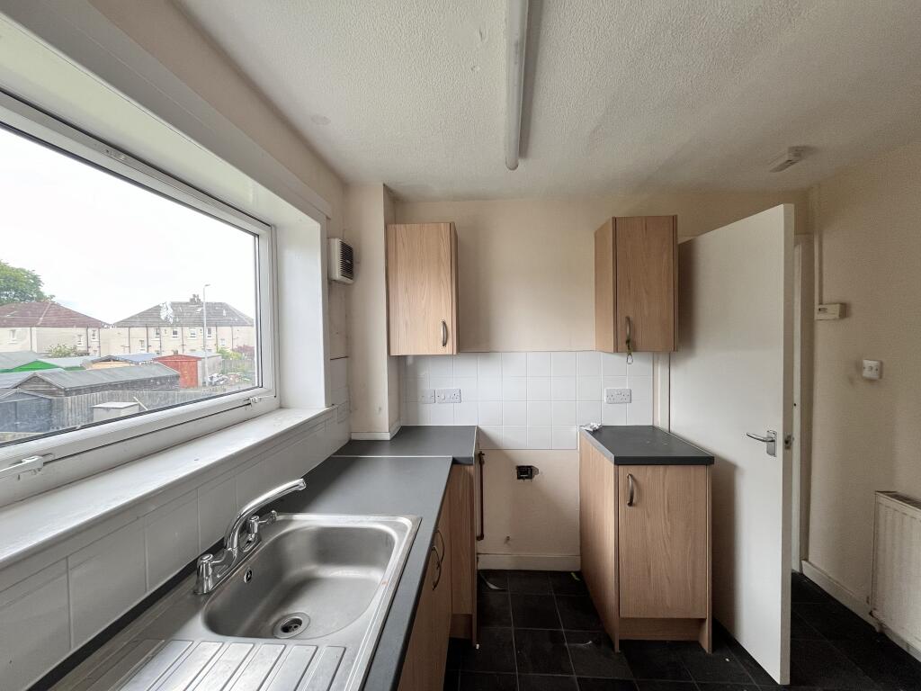 Morar Drive, Paisley, Renfrewshire photo 4