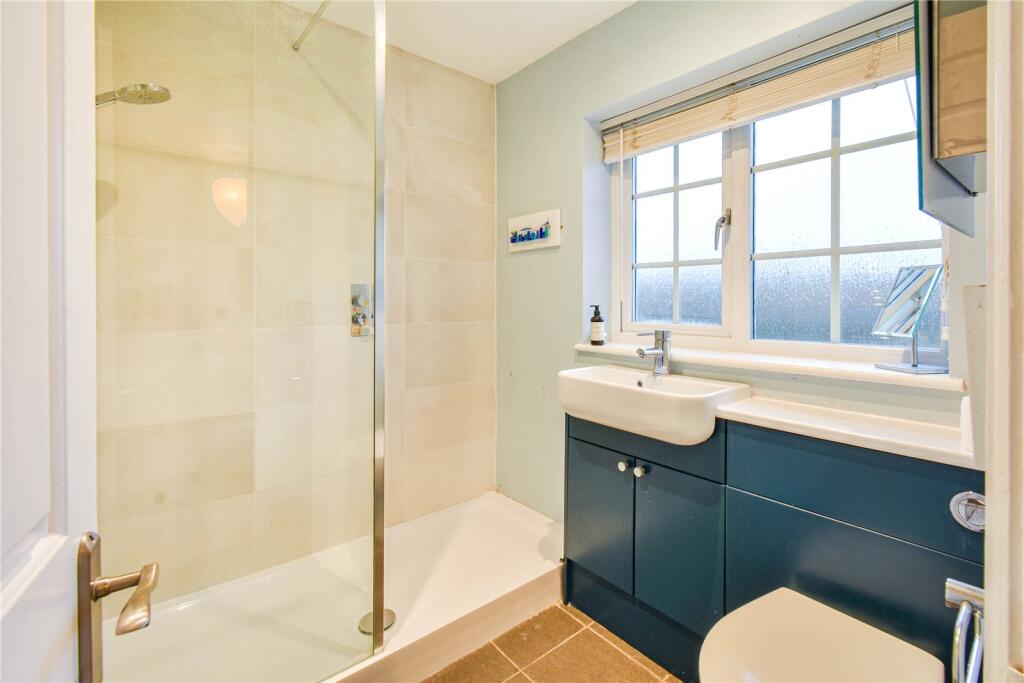 House in Hungerford, Eddington - More