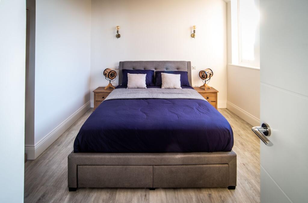 Main image of property: Wheeler Gate, Nottingham, NG1