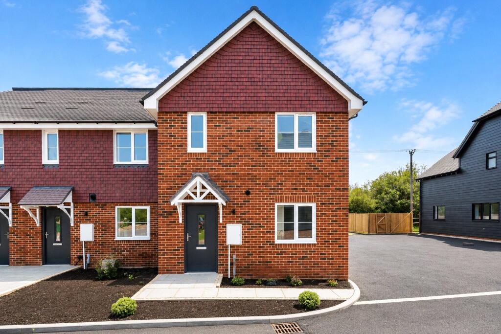 Main image of property: Guildford Road, Runfold, Farnham, Surrey, GU10