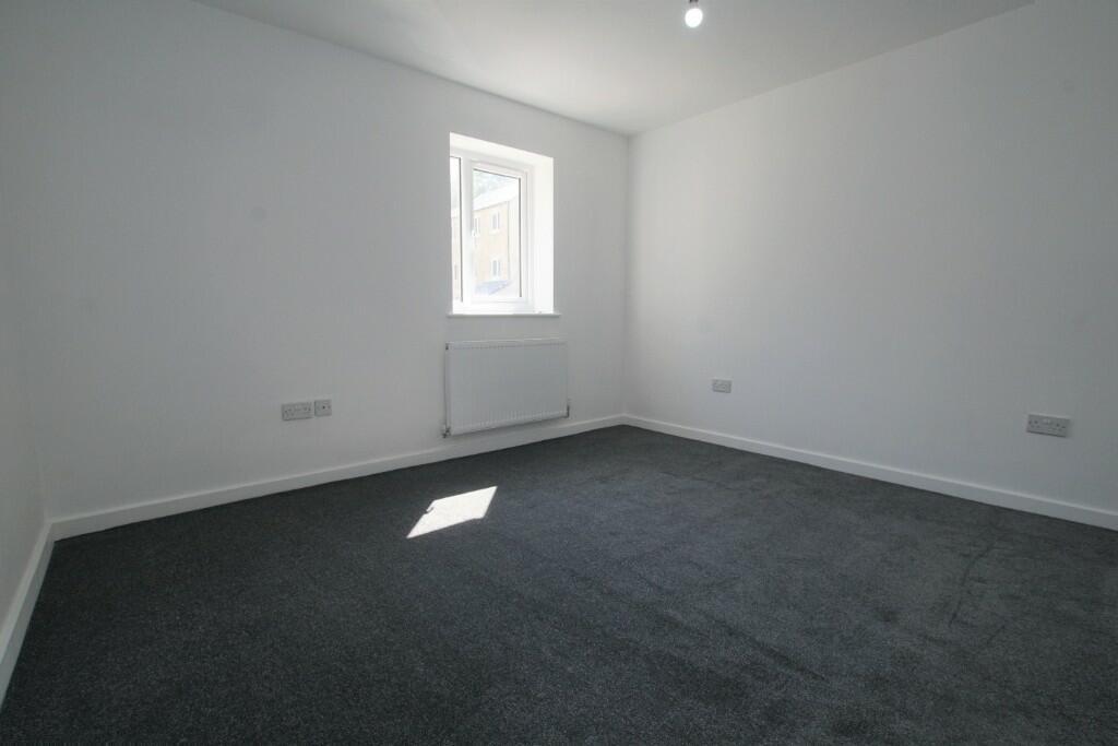 Apartment in Stockport - View 4