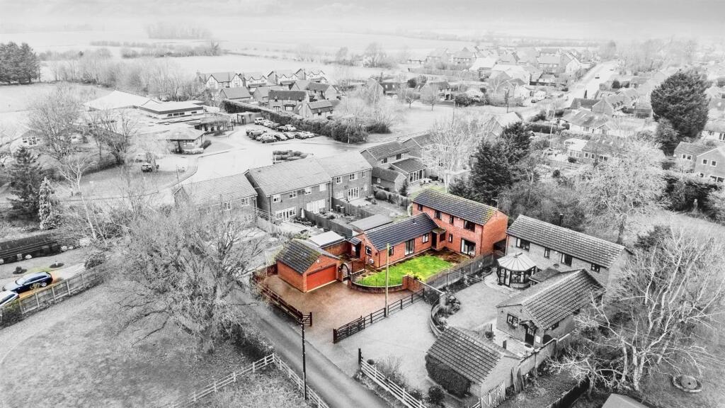 4-bed detached on Main Street, Pinvin, WR10, £550,000