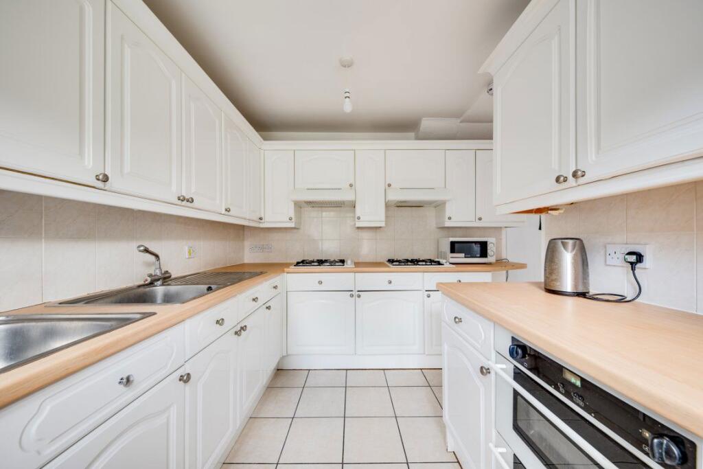 House in Canterbury, Hales Place - View 5