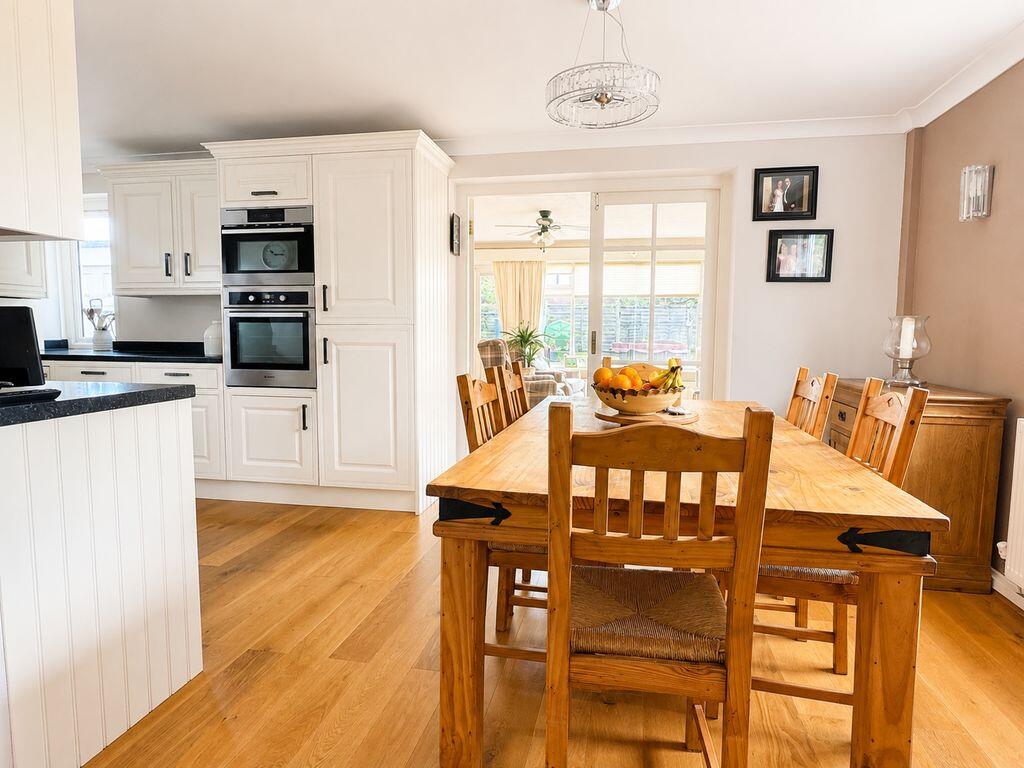 Bursledon Close, Felpham photo 4