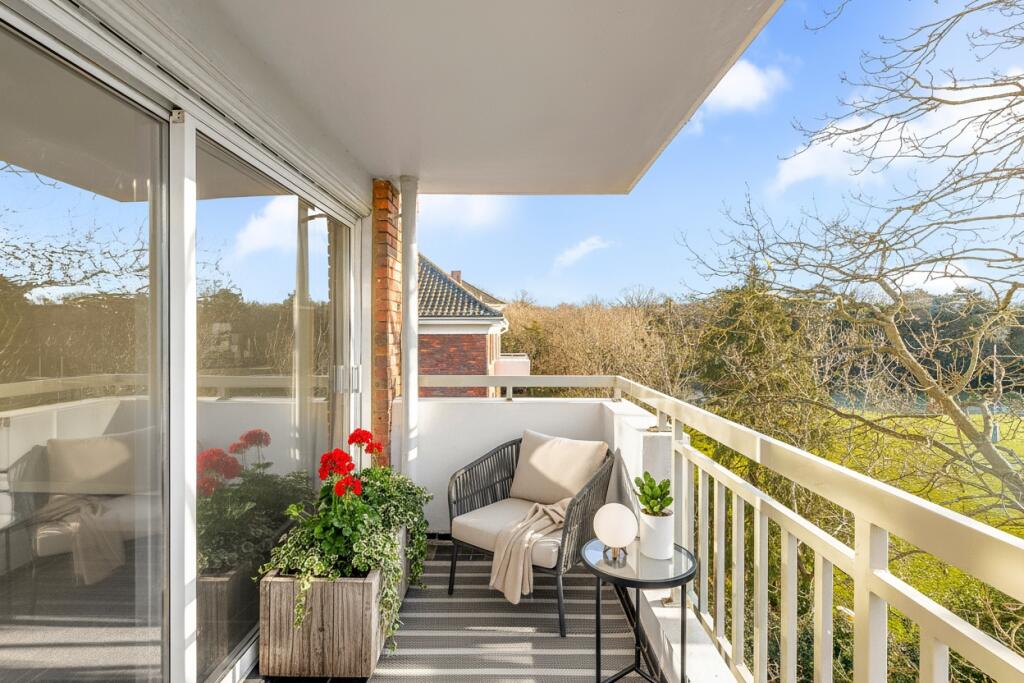 Main image of property: Carisbrooke House,
Courtlands, TW10