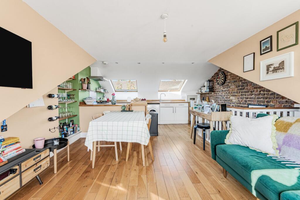 Apartment in London - View 5