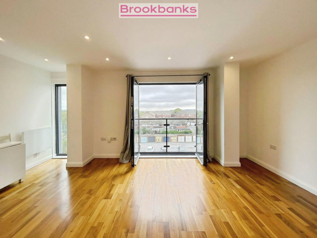 Apartment in Bromley - View 3