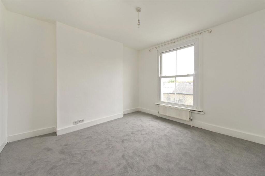 Apartment in London - More