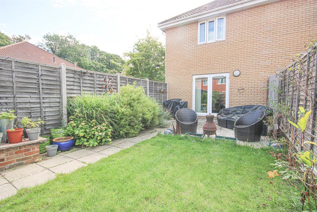 7, Sassoon Close, Newmarket, Suffolk, CB8 0SZ - View 3