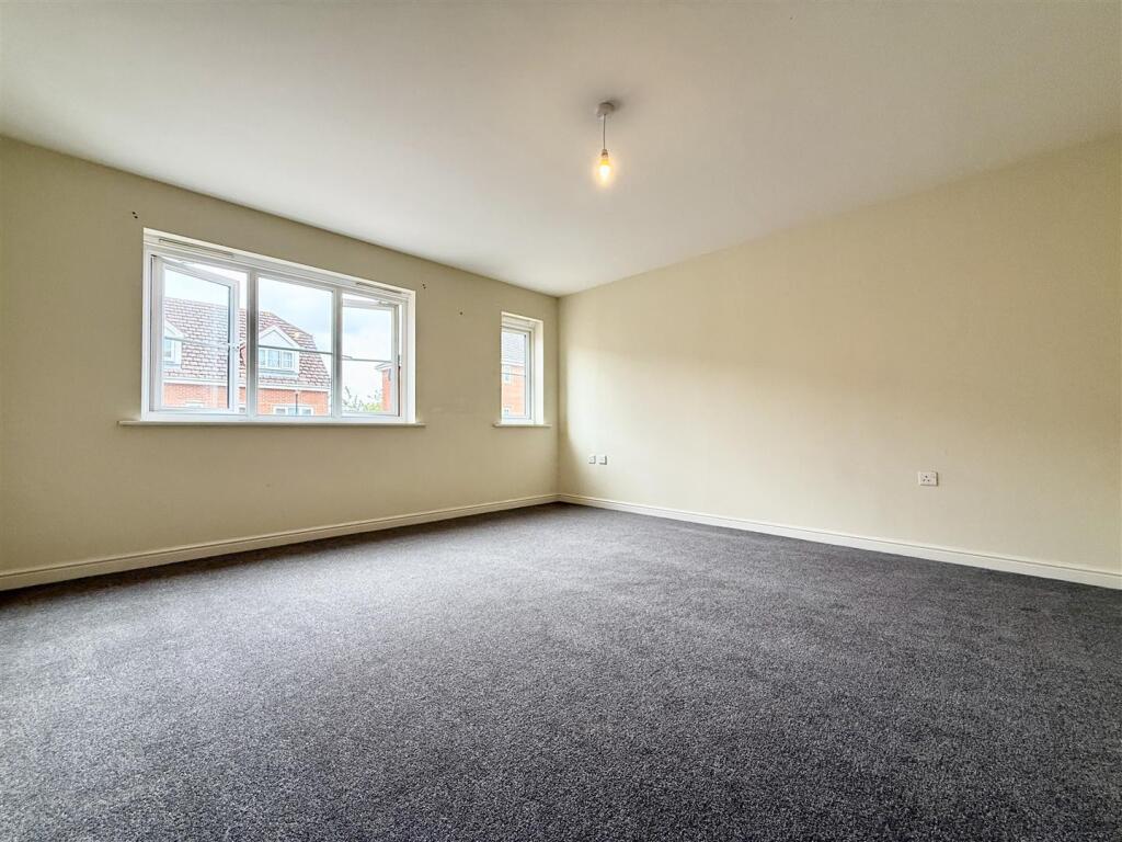 Apartment in Southampton - View 4