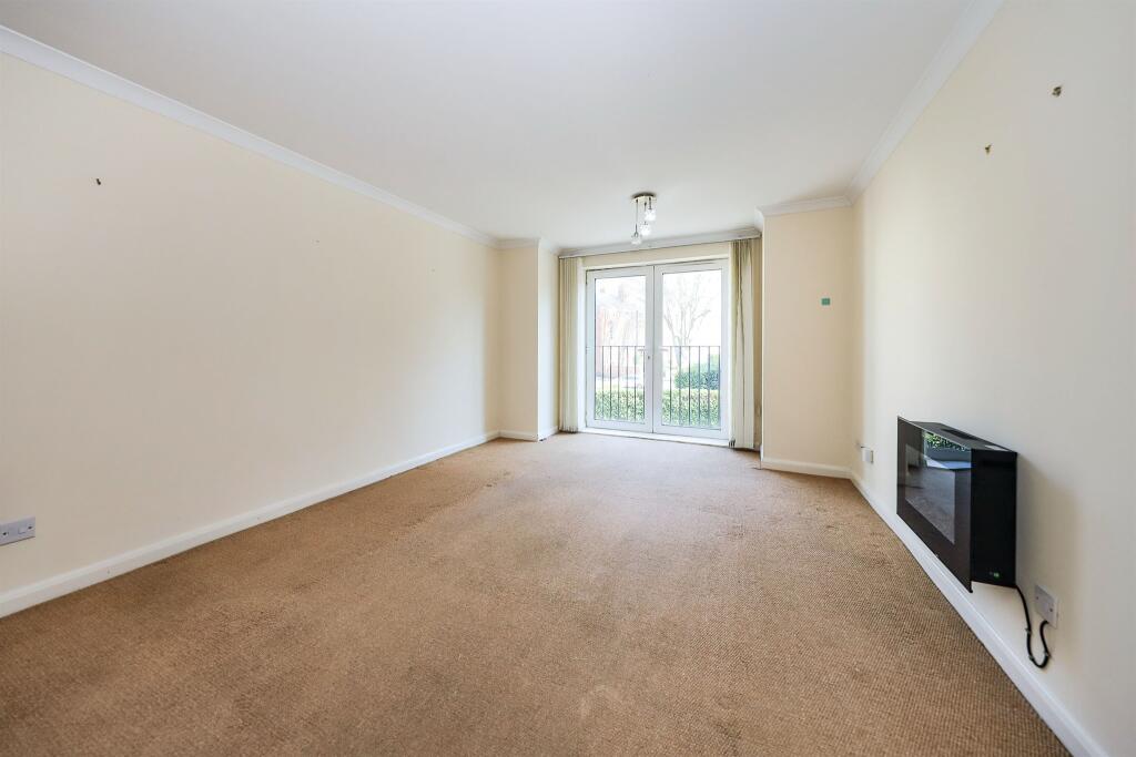 Apartment in Wolverhampton, West Midlands - View 3