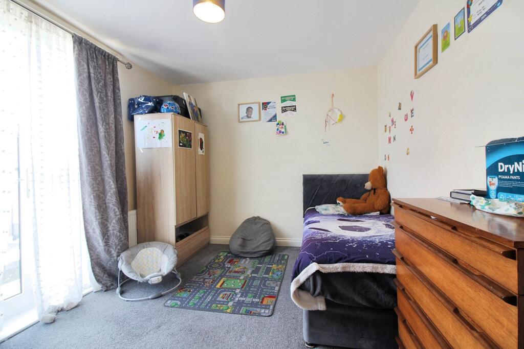 House in Aylesbury, Buckinghamshire - More