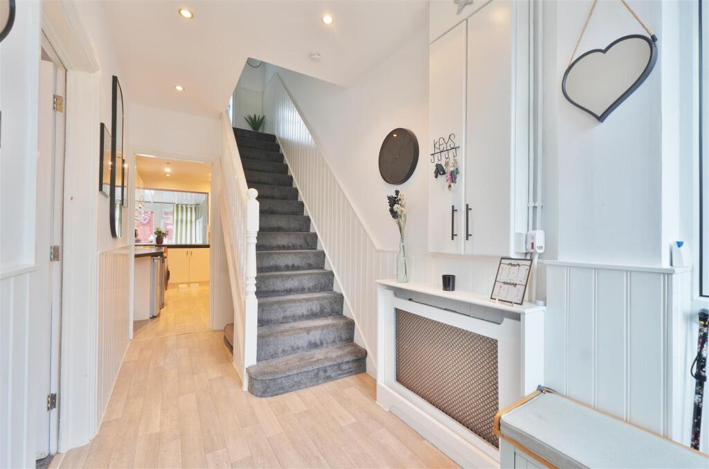 House in Slough - View 3