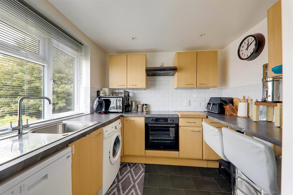Roedean Road, Worthing, BN13 - View 3