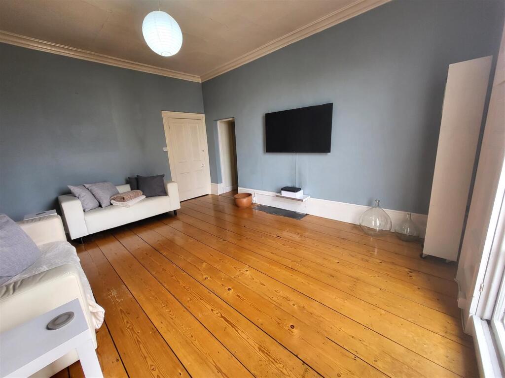 Apartment in Truro, Ferris Town - View 3