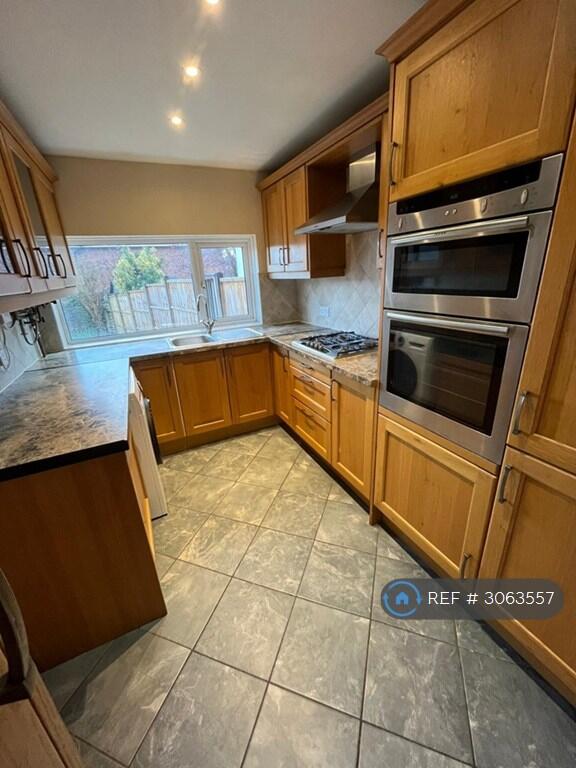 House in Slough - View 3