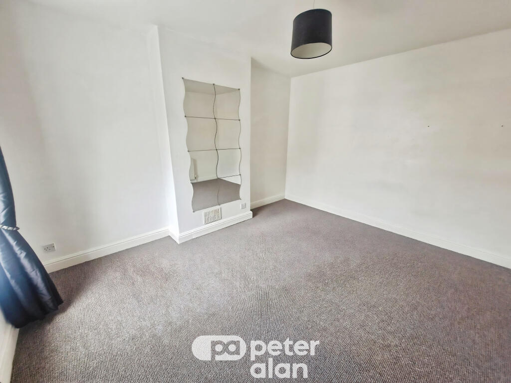 Apartment in Newport - More