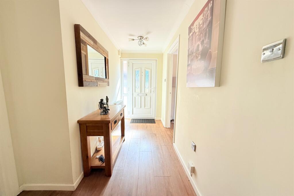 Gresford Close, Callands, WA5  9RY photo 4