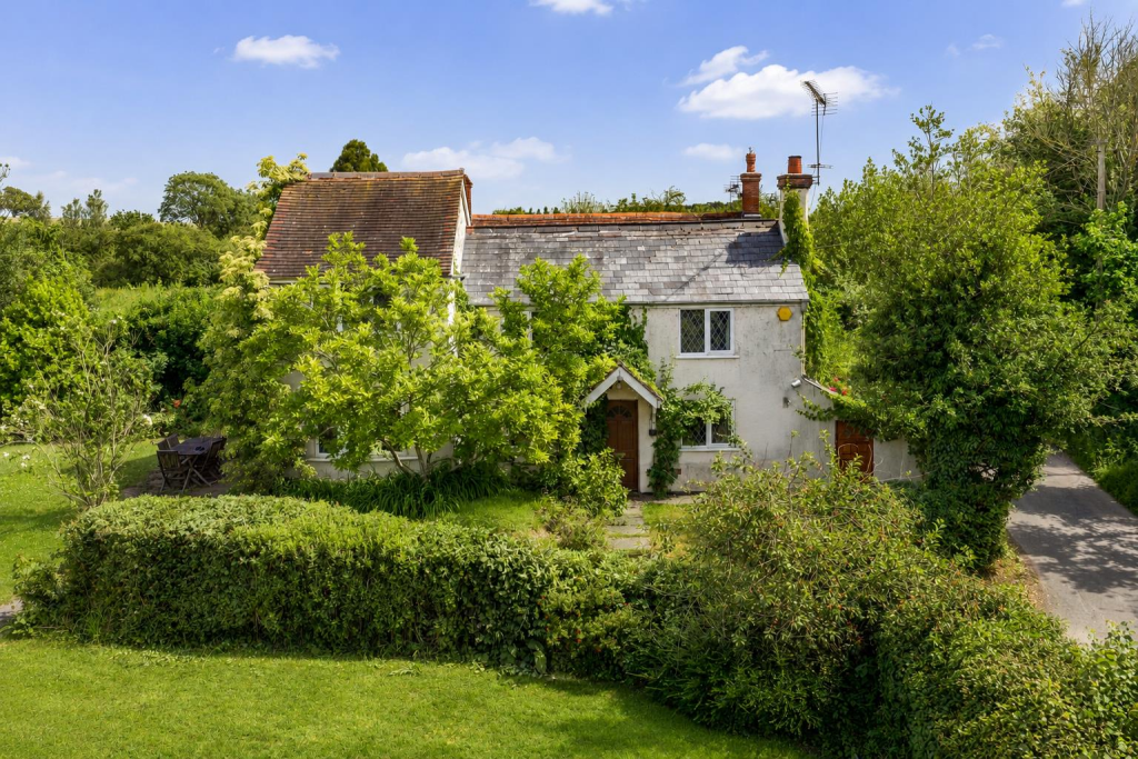 Main image of property: Brittons Lane, Lower Norton, Warwick