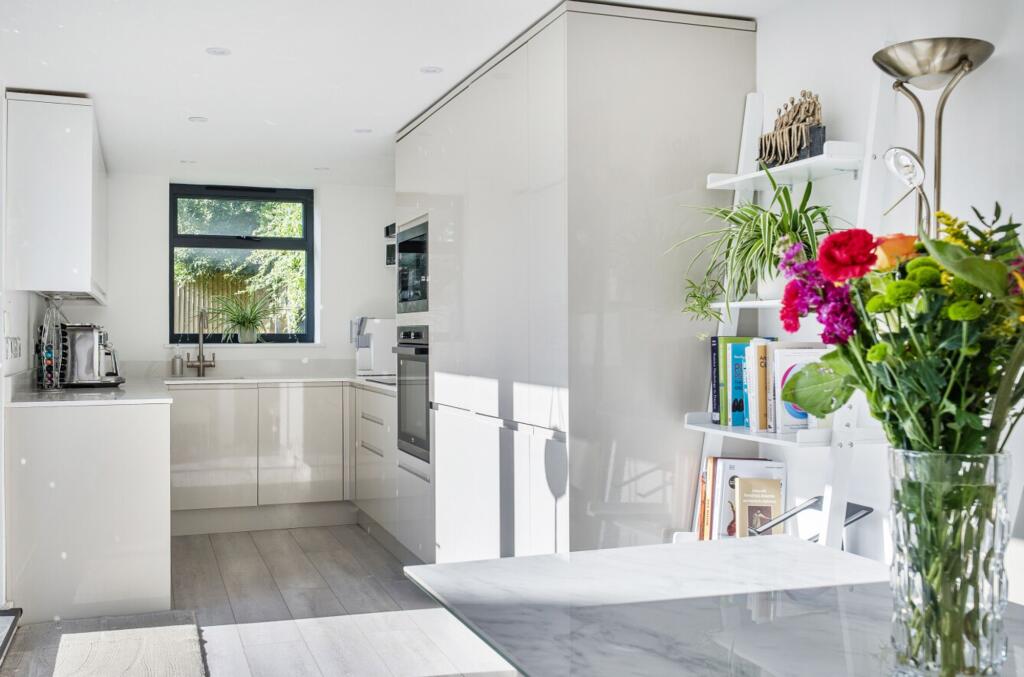 House in Tunbridge Wells, High Brooms, Southborough - View 5