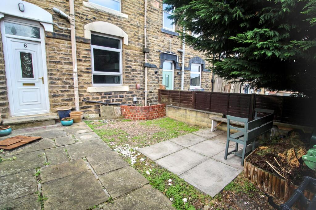 House in Wakefield - View 5