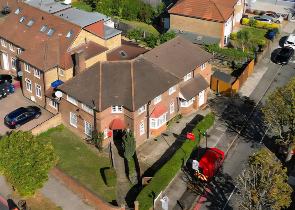 Main image of property: Western Avenue, Acton, London, W3 7